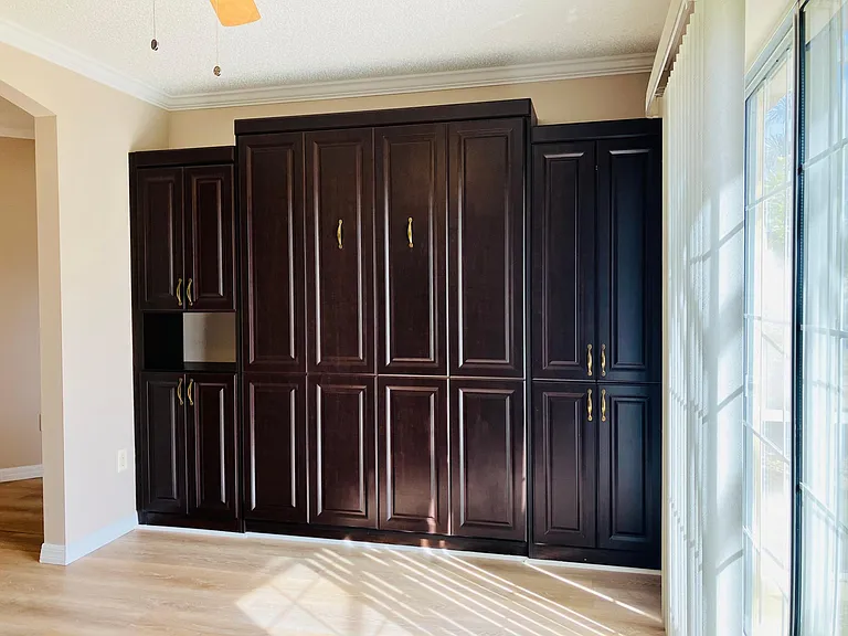 889 Lexington Ln — Photo 13