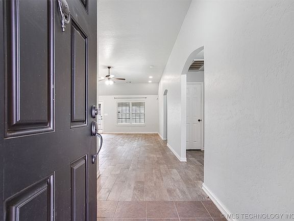 3rd image of 25366 Stonebridge Pkwy