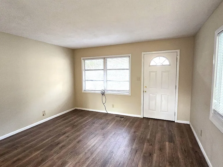 114 Forrester Dr — Photo 7