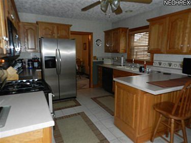 4th image of 4837 Mahoning Ave