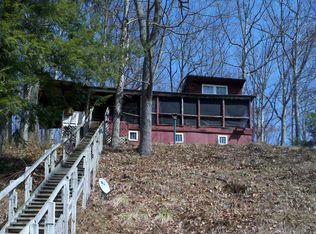 1974 Club Dr, Washington, WV 26181