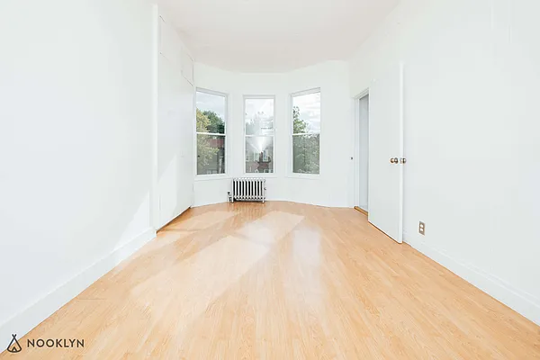 Rented by Nooklyn NYC LLC | media 14