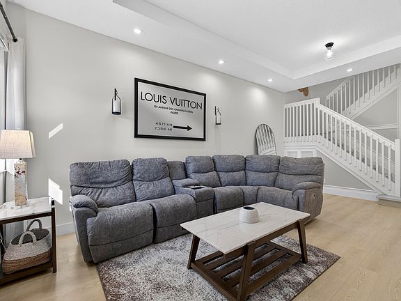 5th image of 1120 Pioneer Way
