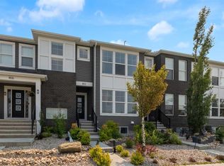 802 W Cornerstone Blvd NE, Calgary, AB T3N1J4