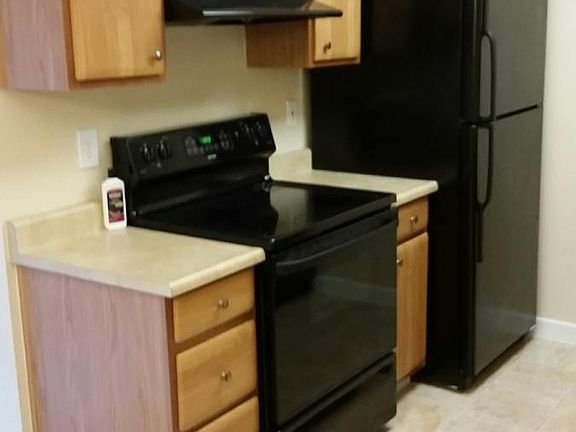 4th image of 16817 Larch Way Unit B202