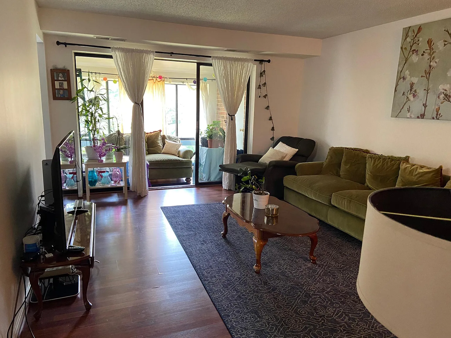 3 bed, 1340 sqft, $3,000 — Photo 4