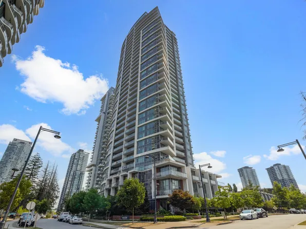 13308 Central Ave #1201, Surrey, BC V3T 0M4