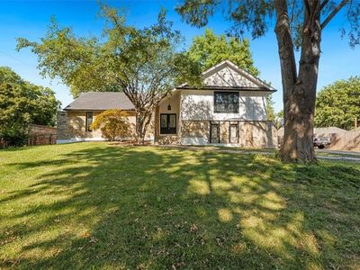 409 NW Locust Dr, Blue Springs, MO, 64014