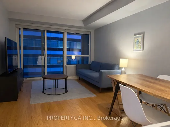 270 Wellington St W #915, Toronto, ON M5V 3P5