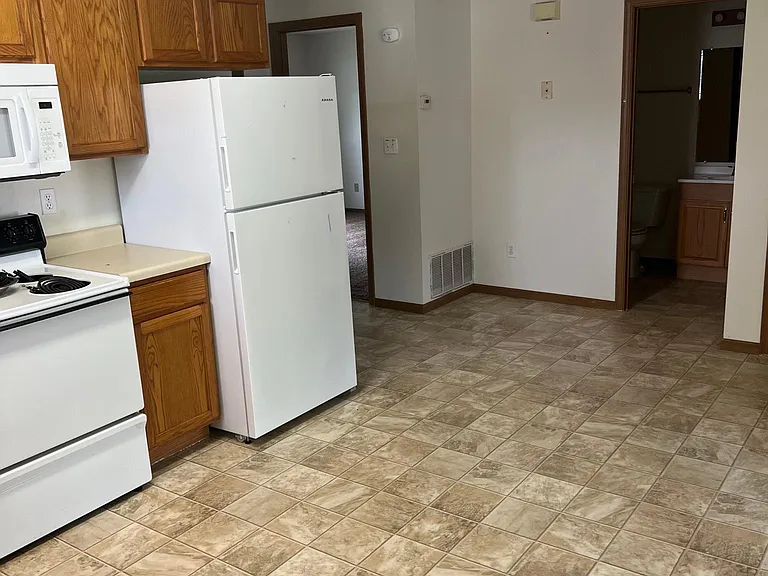 2626 E Oakbrook Dr #A — Photo 6
