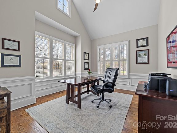 5th image of 108 Marbury Ct
