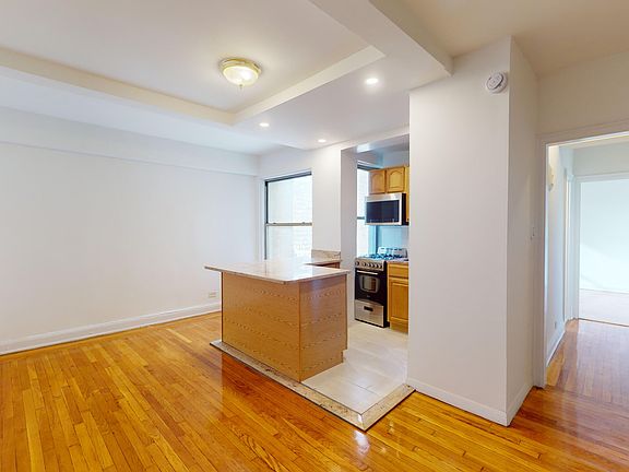 4th image of 301 E 38th St APT 10C