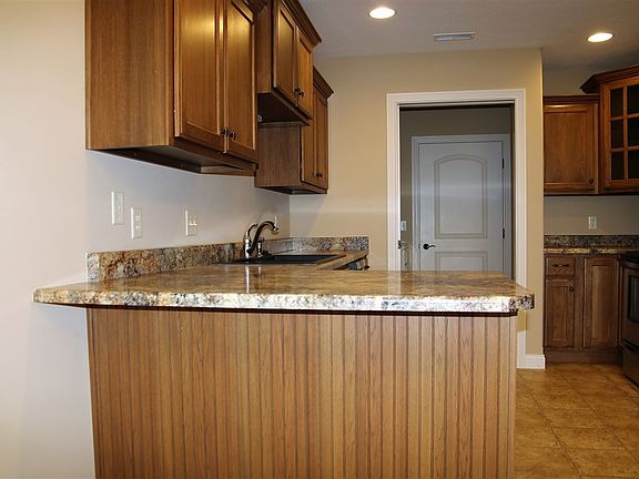 4th image of 906 Heatherwood Ln