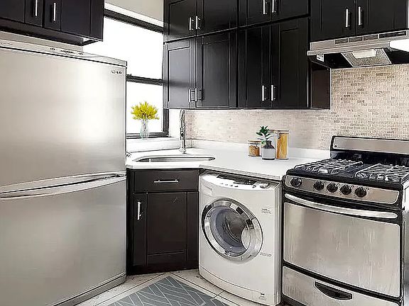 5th image of 216 W 108th St #4B