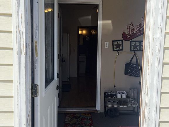 3rd image of 301 Ash St