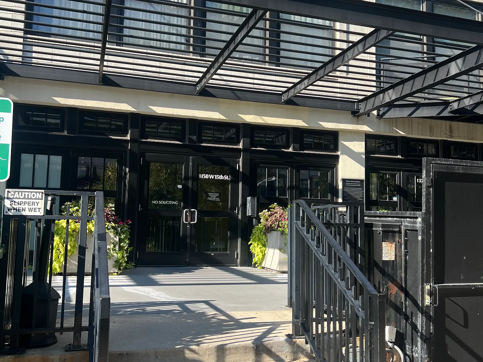 2 bed, 1000 sqft, $2,500 — Photo 2