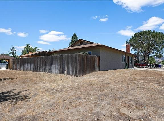 5th image of 7820 Cherimoya Dr