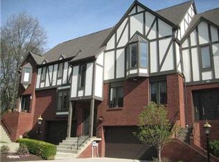 447 Dover Dr, Pittsburgh, PA 15238