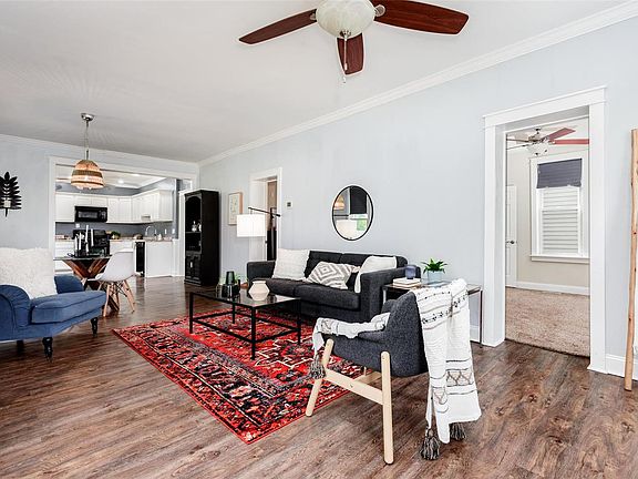 5th image of 6824 Magnolia Ave