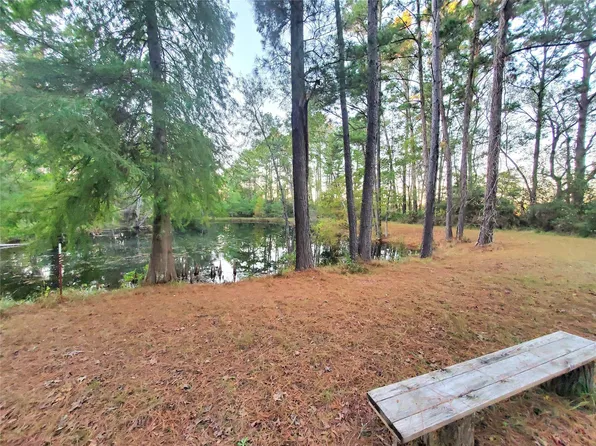 400 Pine Forest Acres Dr, Trinity, TX 75862