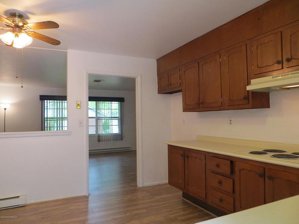 1st image of 274C Kingston Ct #100C