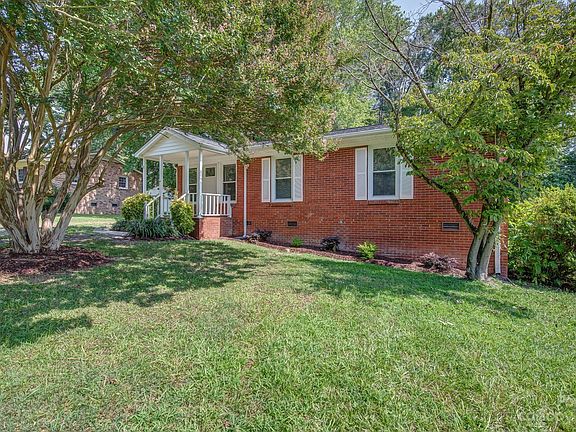 3rd image of 119 Sunset Ln