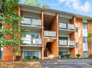 1800 Jefferson Park Ave APT 120, Charlottesville, VA
