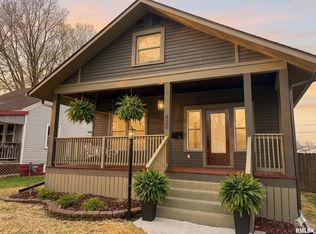 426 N Hamilton St, Lincoln, IL 62656