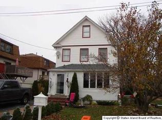 111 Holcomb Ave, Staten Island, NY 10312