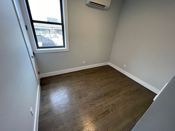 2nd image of 644 Lorimer St #3FF