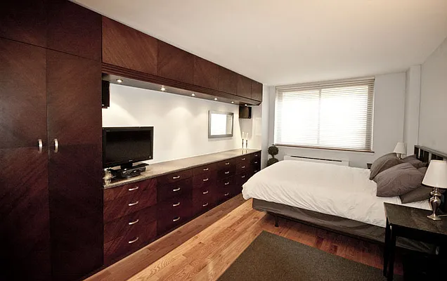 Rented by 280 Park Avenue South Realty | media 22