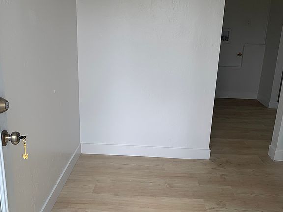 4th image of 5738 Meade Ave #A