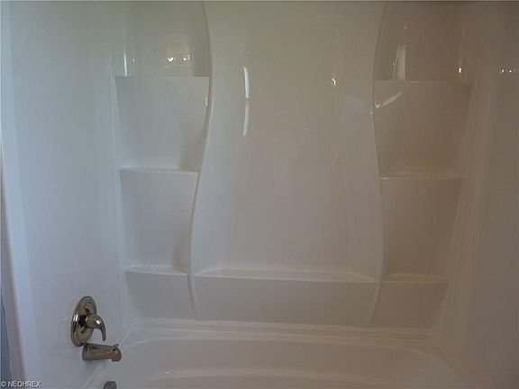 5th image of 205 Oakdale Dr