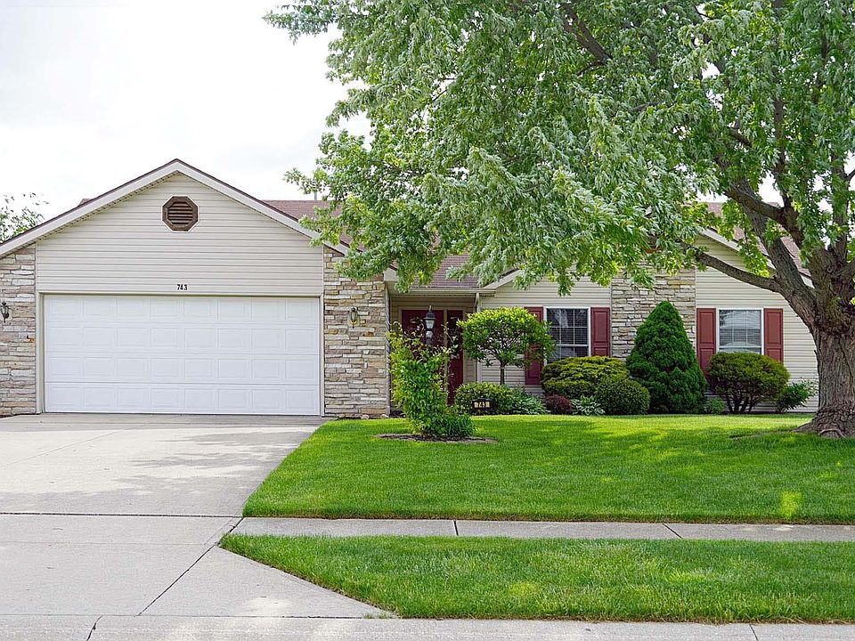 1st image of 743 S Valley River Dr