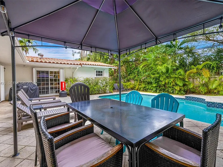 7711 Coquina Dr — Photo 41