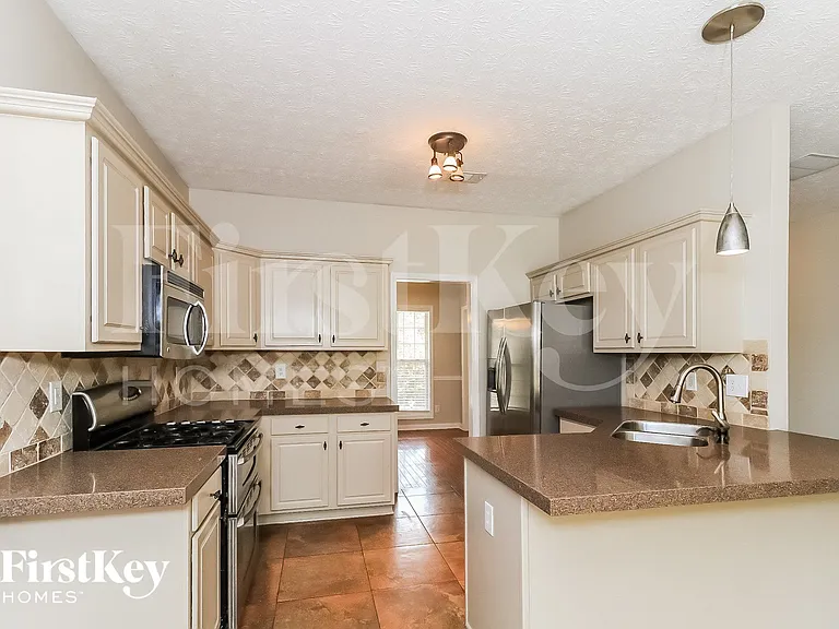 6325 Wilmington Way — Photo 5