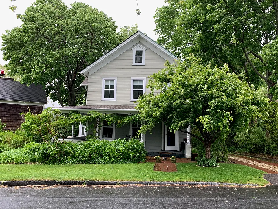 20 Elizabeth St