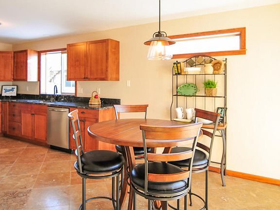 2nd image of 520 11th St NE APT 11