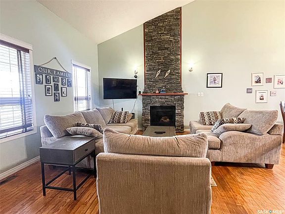 3rd image of 14 Jackson Dr