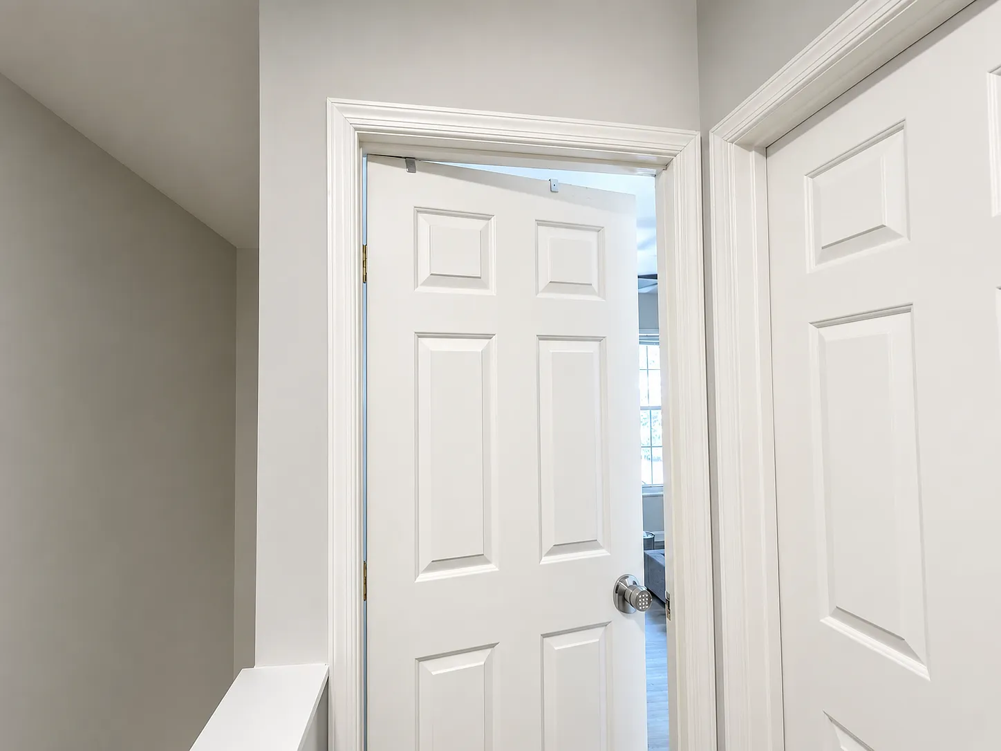 1 bed, 1.5 bath, 1358 sqft, $830 — Photo 2