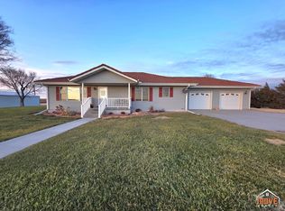 13702 U Rd, Montezuma, KS 67867