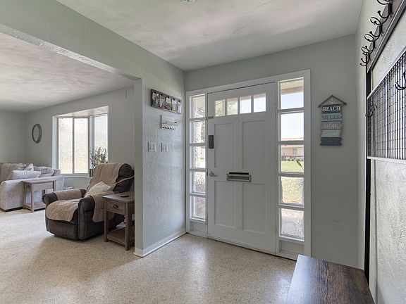 3rd image of 206 Ormwood Dr