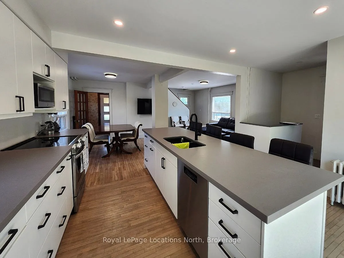 3 bed, $3,000 — Photo 4