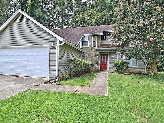 2nd image of 1303 Realm Ln