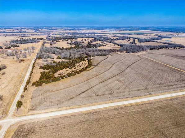 935 Georgia Rd, Williamsburg, KS 66095
