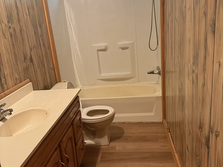 608 Dillard Dr — Photo 3