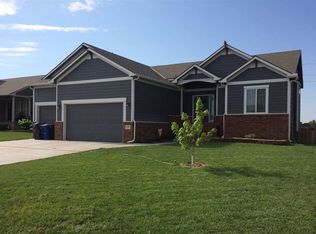 309 Springlake Dr, Newton, KS 67114