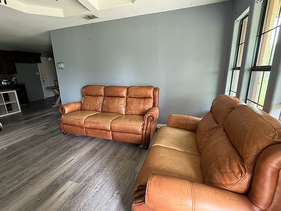 4th image of 5911 Estates St