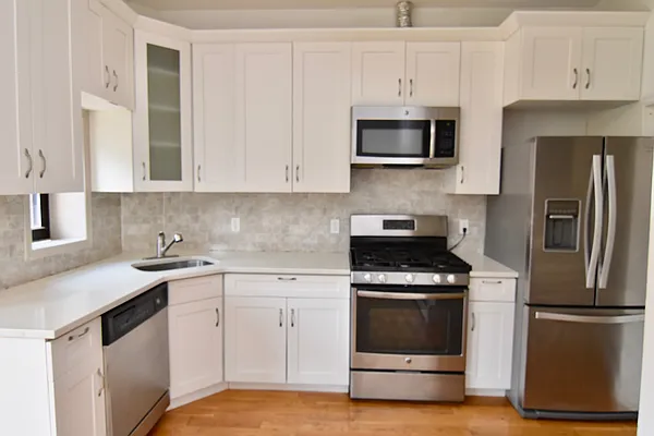 Rented by Bohemia Realty Group | media 4