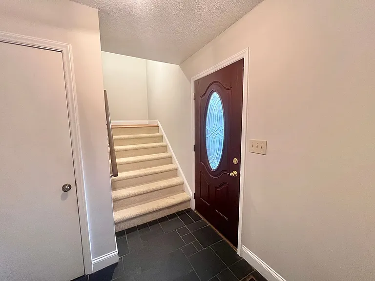7504 Post Oak Rd — Photo 3